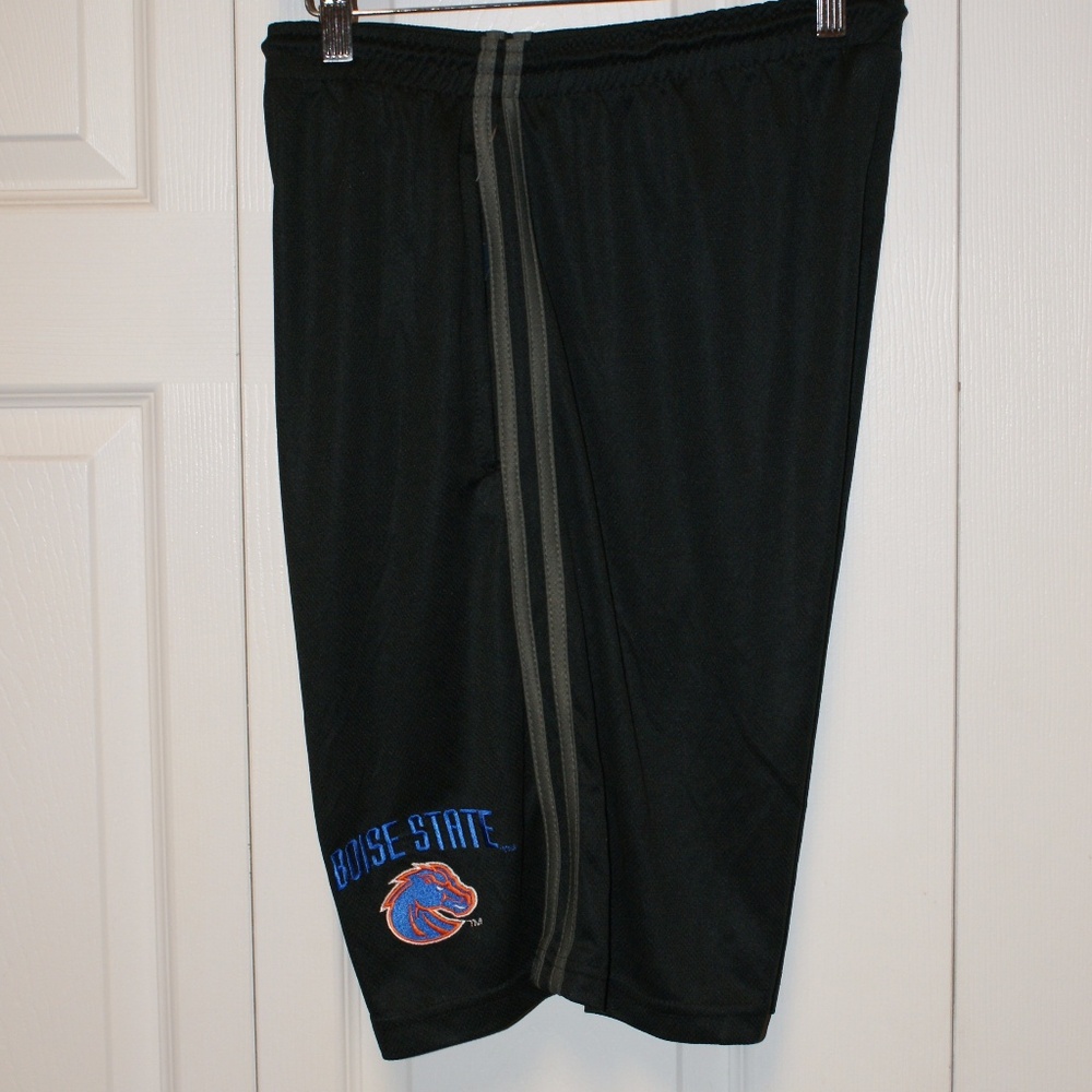 Boise State Broncos Shorts XL....NWT